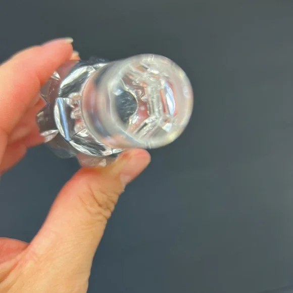 Vintage cut crystal tall ewer with etched floral design - Picture 5 of 12